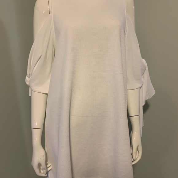 Cold shoulder white Zara dress - Picture 3 of 4